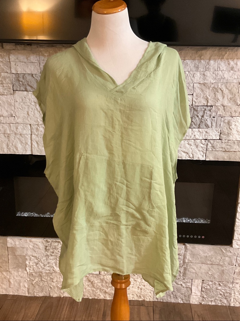Tahari Light Green V-Neck Women's Tunic Top Beach Cover up